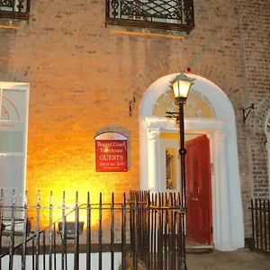 Baggot Court Townhouse Hotel Dublin
