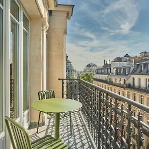4* Appart hôtel Numa Champs-elysees