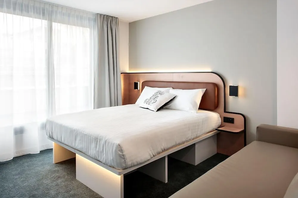 Moxy Paris Bastille Hotel