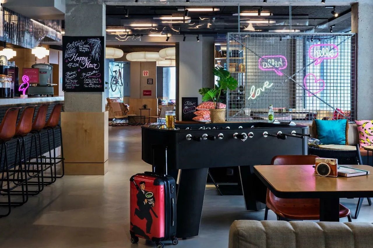 Moxy Paris Bastille Hotel