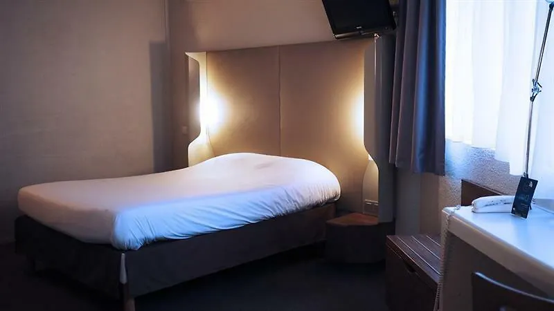 Moxy Paris Bastille 3*,  France
